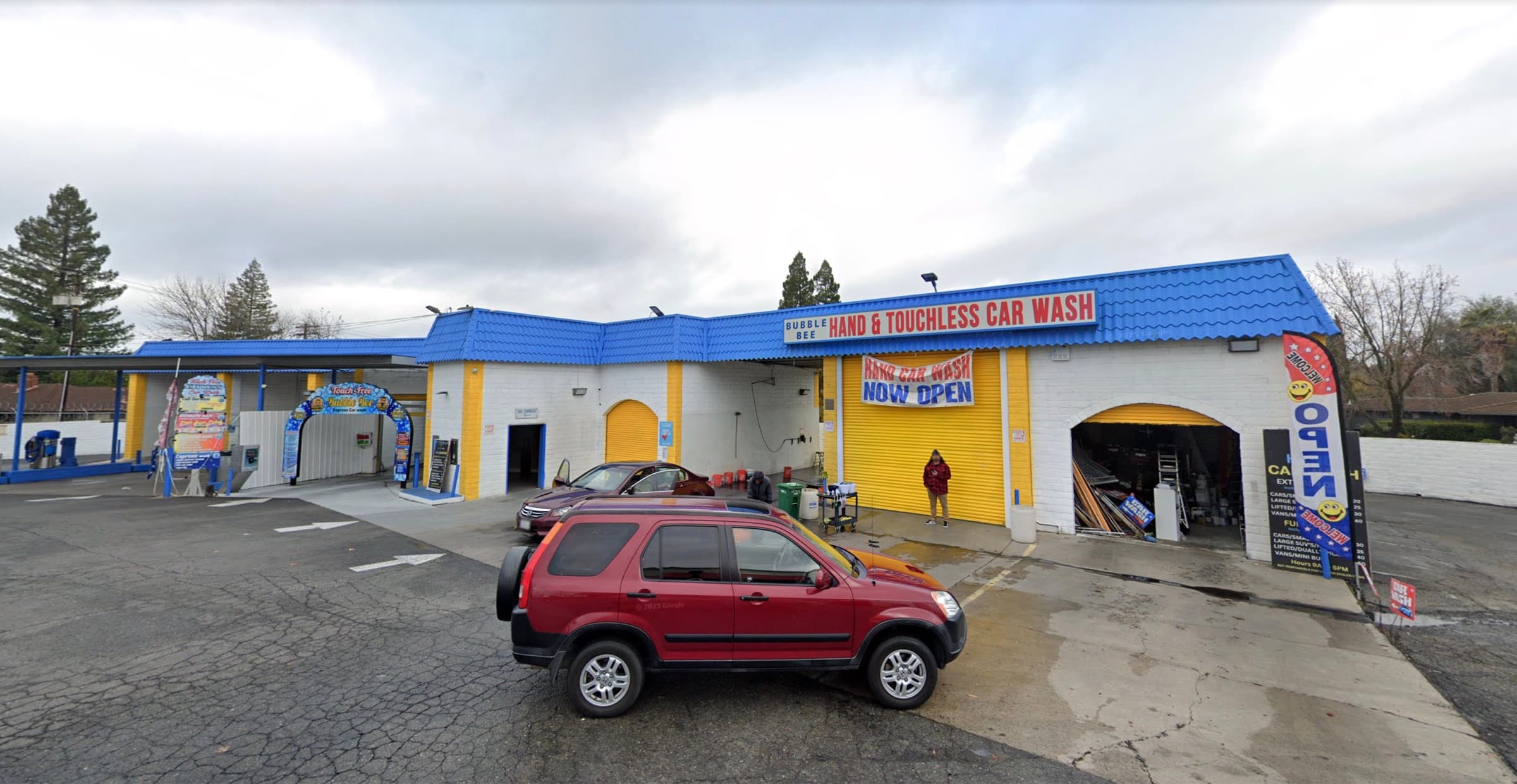 The BubbleBee touchless express wash arch and self-serve bays in Citrus Heights